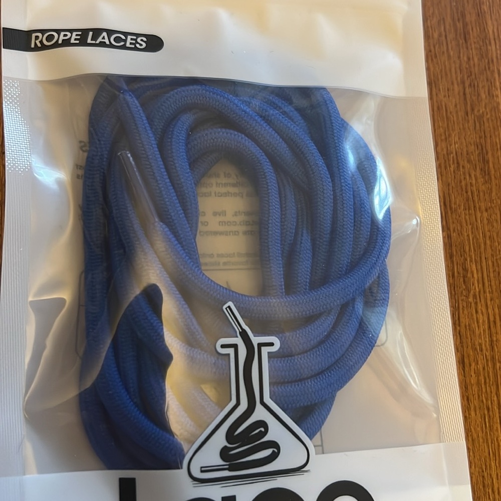Lab Laces New - Picture 2 of 3